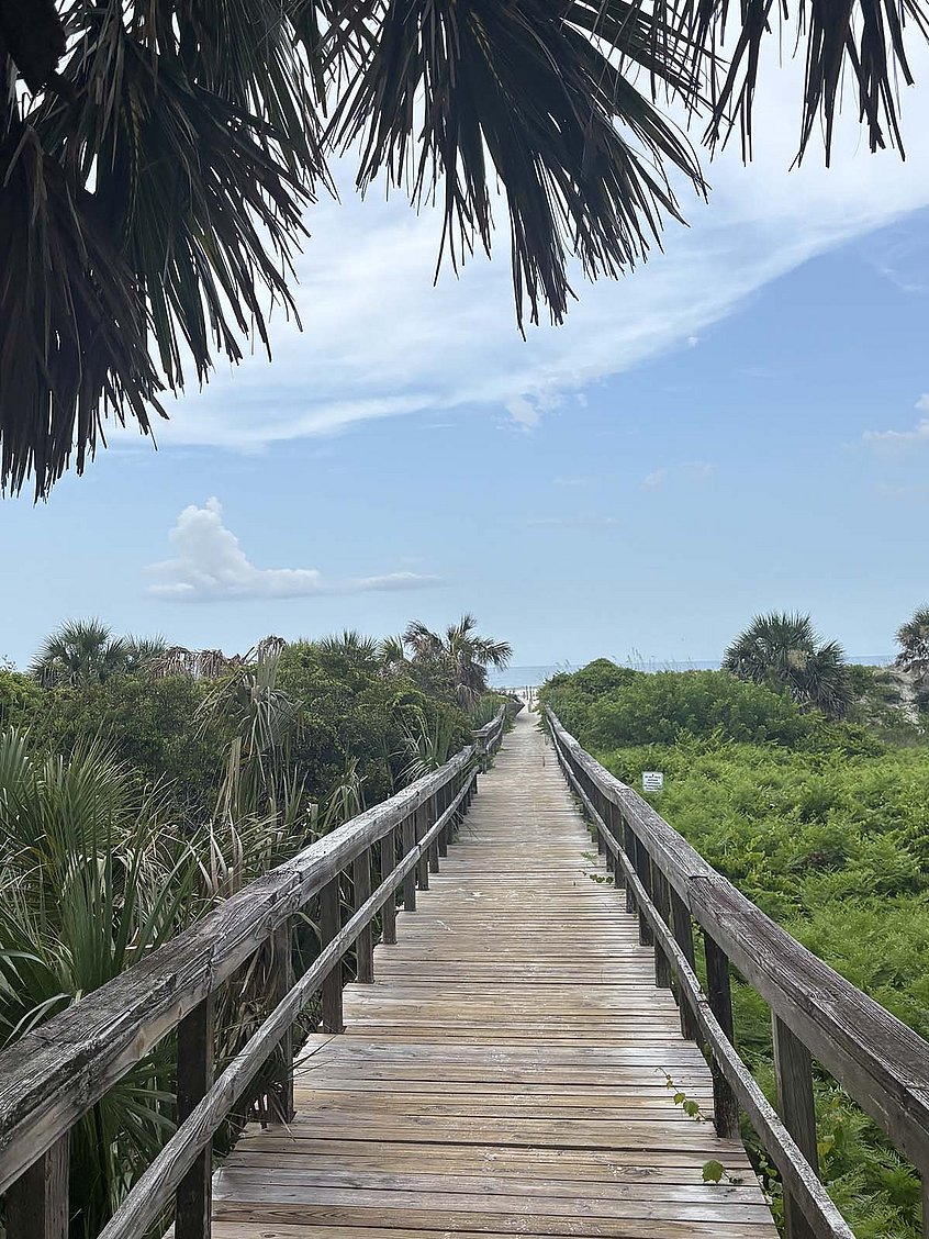 Der Weg zum Strand in Florida.