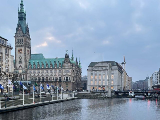 Das Rathaus in Hamburg.